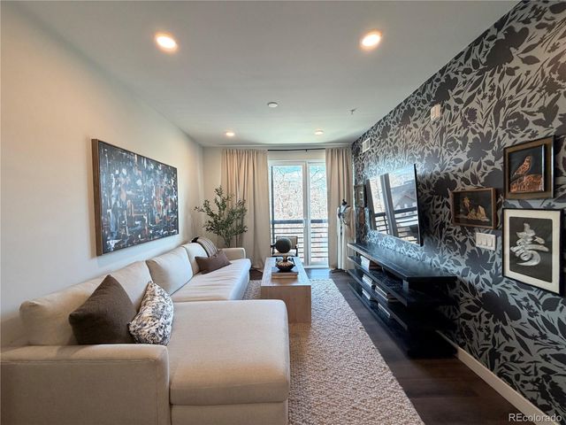 2120 N Downing Street 304, Denver, CO 80205