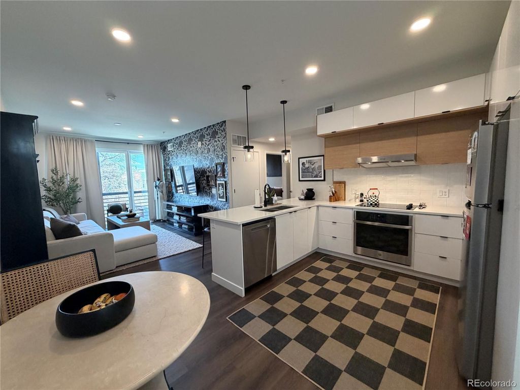 2120 N Downing Street 304, Denver, CO 80205