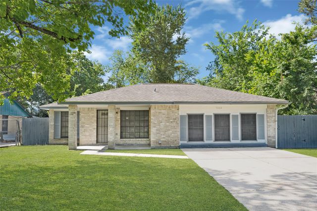 7026 Hedgewood Street, Houston, TX 77016