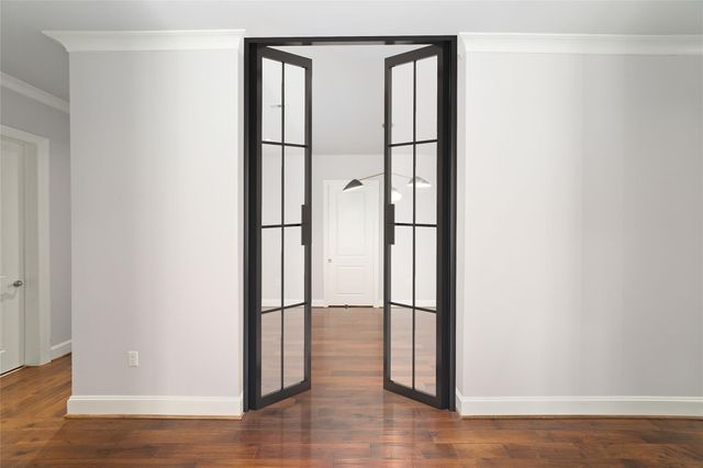 2221 Welch Street 201, Houston, TX 77019