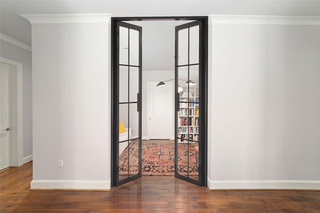 2221 Welch Street 201, Houston, TX 77019