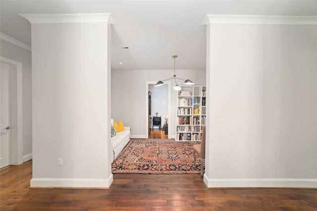 2221 Welch Street 201, Houston, TX 77019