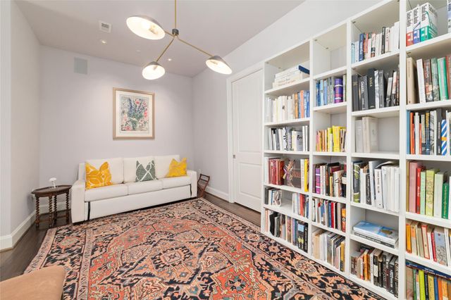 2221 Welch Street 201, Houston, TX 77019