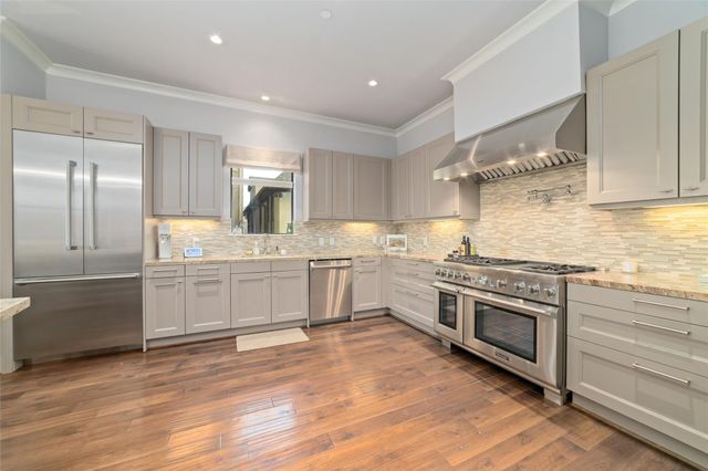 2221 Welch Street 201, Houston, TX 77019