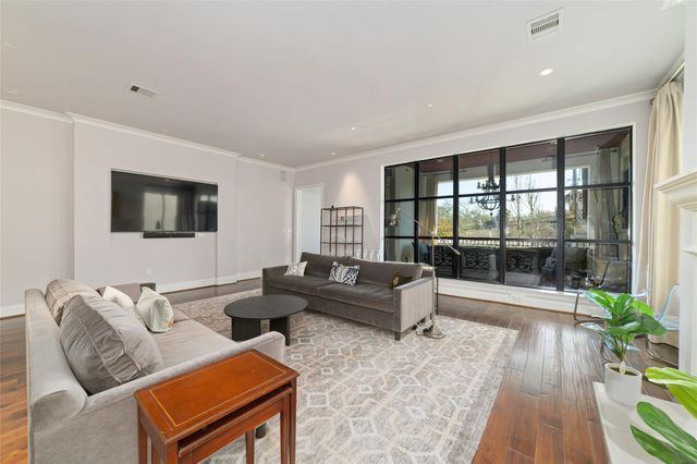 2221 Welch Street 201, Houston, TX 77019