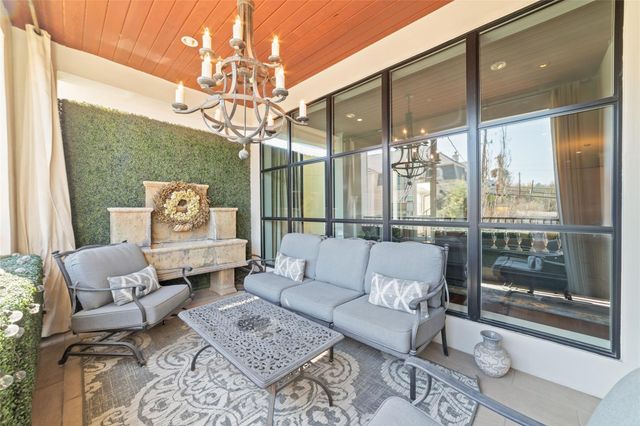 2221 Welch Street 201, Houston, TX 77019