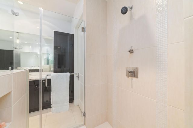 2221 Welch Street 201, Houston, TX 77019