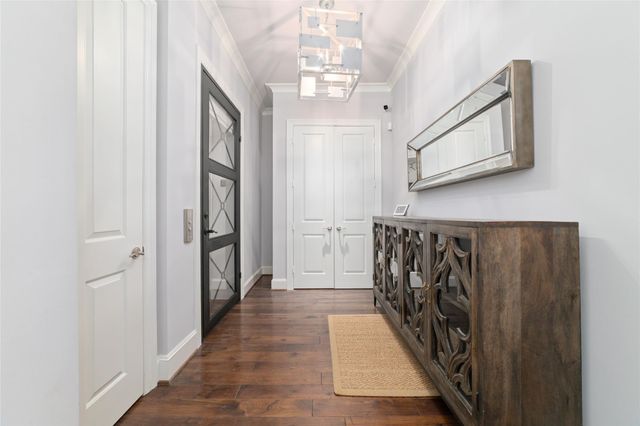 2221 Welch Street 201, Houston, TX 77019