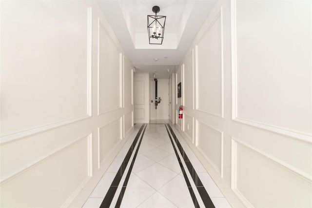 2221 Welch Street 201, Houston, TX 77019