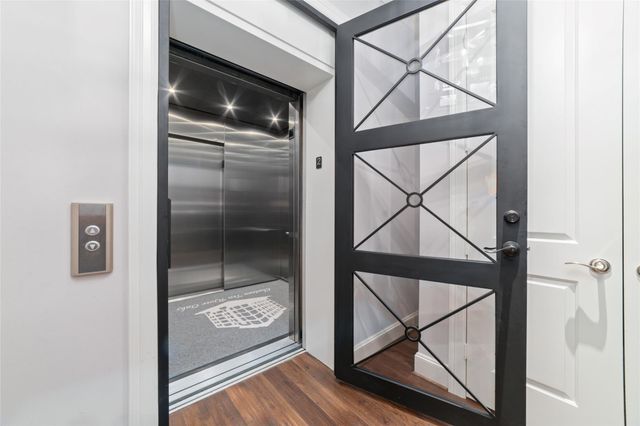 2221 Welch Street 201, Houston, TX 77019