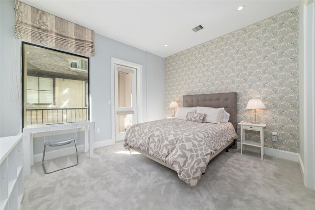 2221 Welch Street 201, Houston, TX 77019