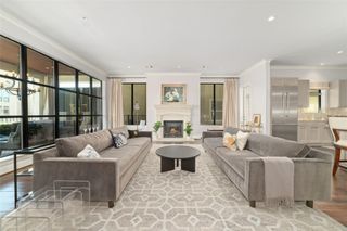 2221 Welch Street 201, Houston, TX 77019