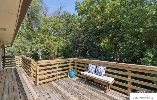 3727 Lawnwood Drive, Bellevue, NE 68123