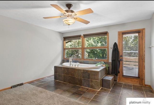3727 Lawnwood Drive, Bellevue, NE 68123