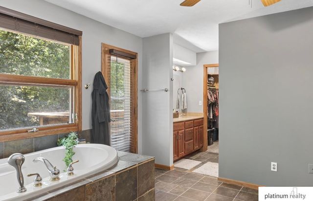 3727 Lawnwood Drive, Bellevue, NE 68123