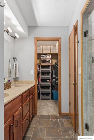 3727 Lawnwood Drive, Bellevue, NE 68123