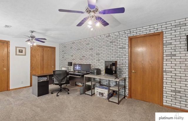 3727 Lawnwood Drive, Bellevue, NE 68123