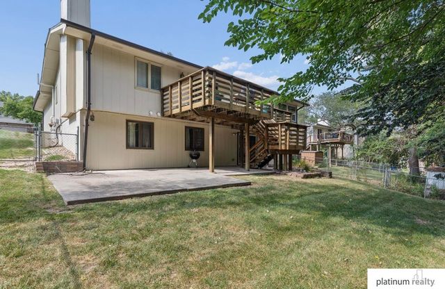 3727 Lawnwood Drive, Bellevue, NE 68123