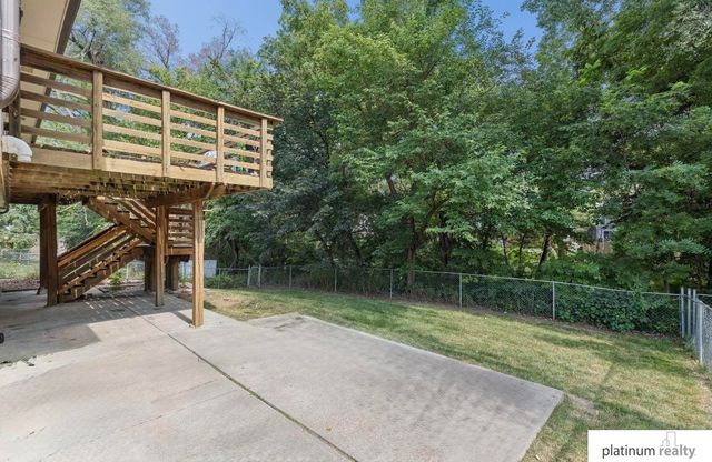 3727 Lawnwood Drive, Bellevue, NE 68123