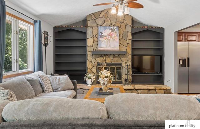 3727 Lawnwood Drive, Bellevue, NE 68123