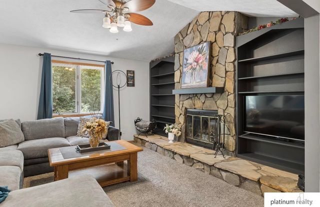 3727 Lawnwood Drive, Bellevue, NE 68123