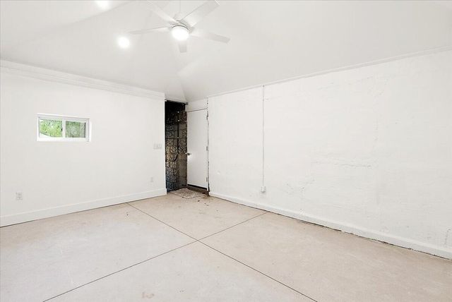 39 W Elza Avenue, Hazel Park, MI 48030