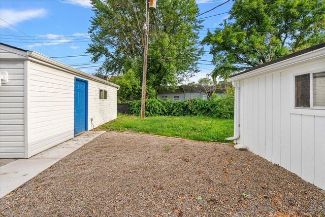 39 W Elza Avenue, Hazel Park, MI 48030