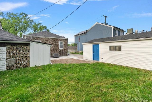 39 W Elza Avenue, Hazel Park, MI 48030