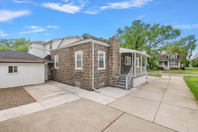 39 W Elza Avenue, Hazel Park, MI 48030