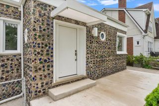 39 W Elza Avenue, Hazel Park, MI 48030