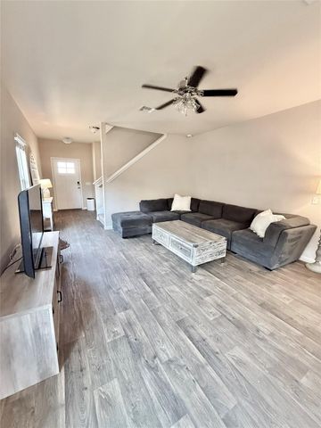 380 Blue Sage DR, Leander, TX 78641