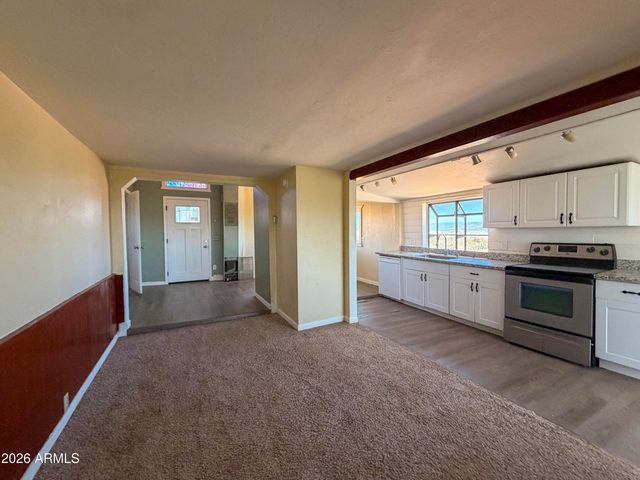 9275 E CHESTNUT HILL Avenue, Dewey, AZ 86327