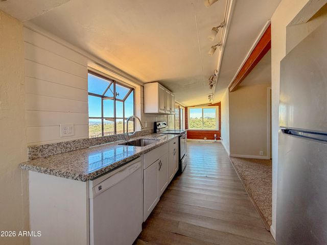 9275 E CHESTNUT HILL Avenue, Dewey, AZ 86327
