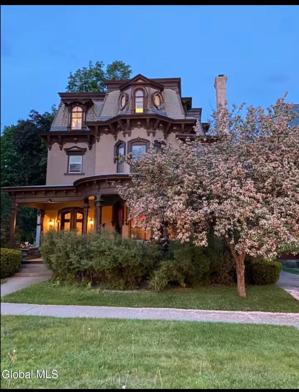 630 N Broadway, Saratoga Springs, NY 12866