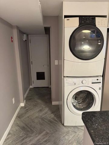 164 W Nicholai Street, Hicksville, NY 11801