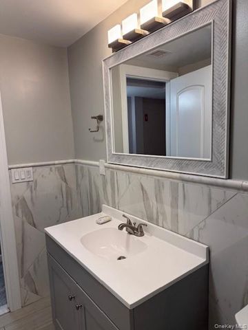 164 W Nicholai Street, Hicksville, NY 11801