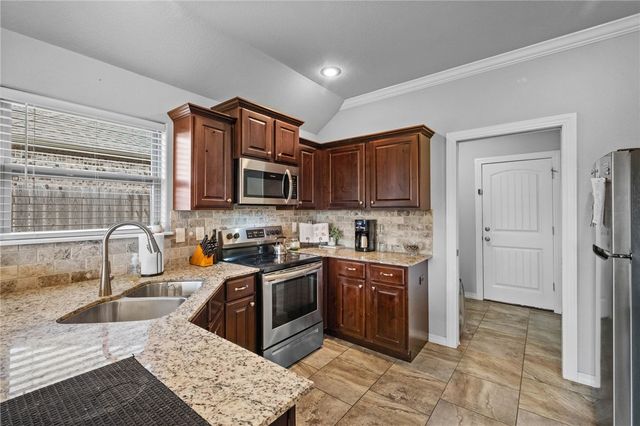 1111 Tulip Street, Centerton, AR 72719