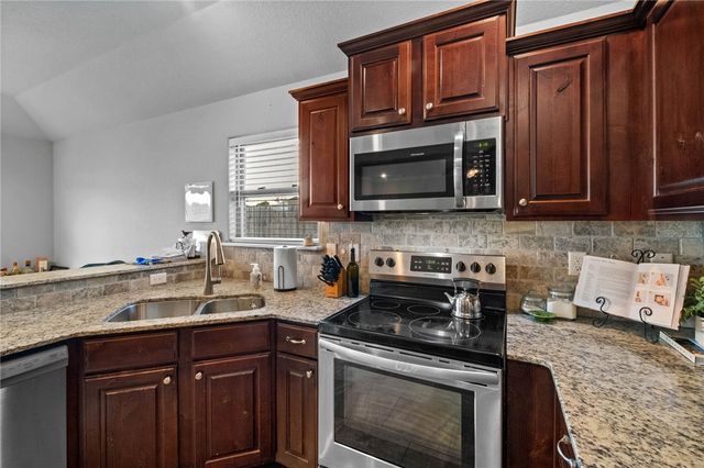 1111 Tulip Street, Centerton, AR 72719