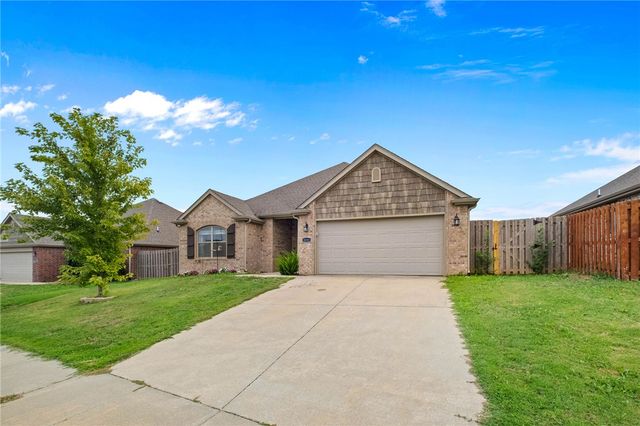 1111 Tulip Street, Centerton, AR 72719