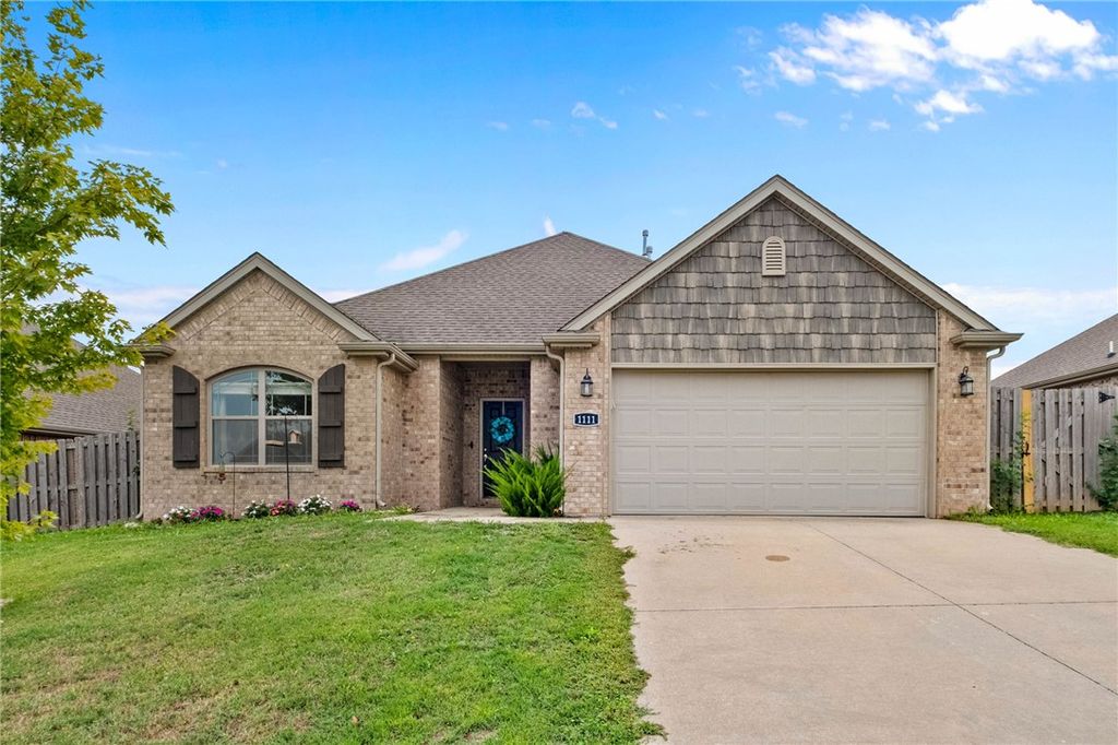 1111 Tulip Street, Centerton, AR 72719
