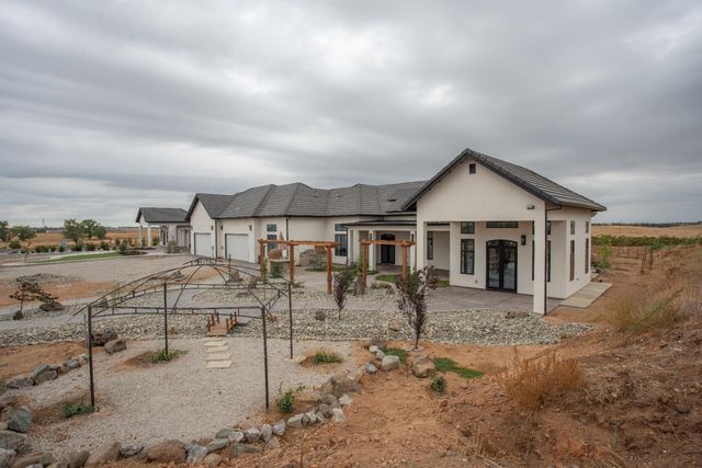 13850 Meiss Rd, Sloughhouse, CA 95683