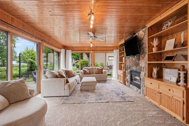 1935 Timber Wolf Trail S, Eagan, MN 55122
