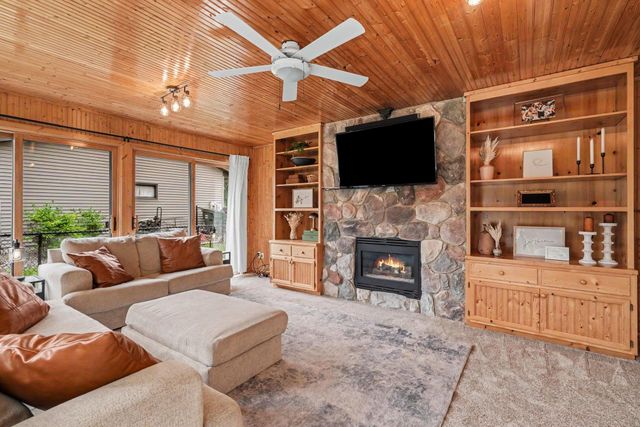 1935 Timber Wolf Trail S, Eagan, MN 55122