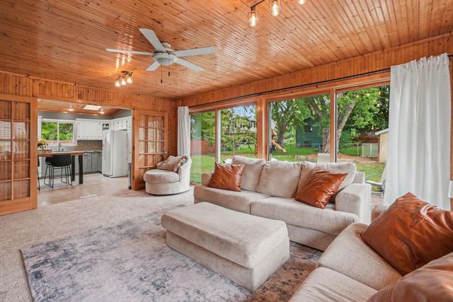 1935 Timber Wolf Trail S, Eagan, MN 55122