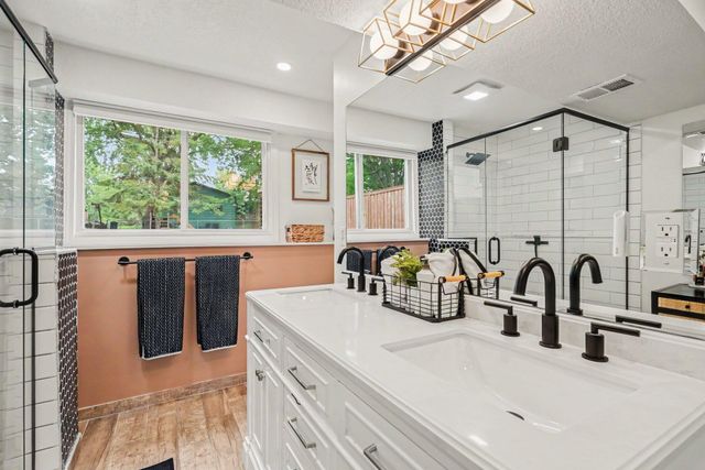 1935 Timber Wolf Trail S, Eagan, MN 55122
