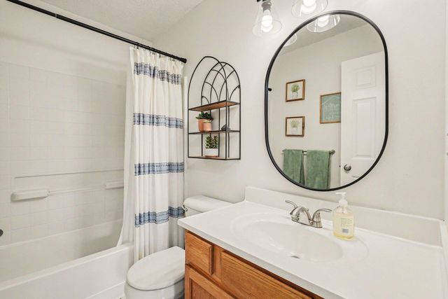 1935 Timber Wolf Trail S, Eagan, MN 55122