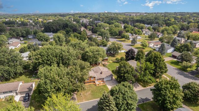 1935 Timber Wolf Trail S, Eagan, MN 55122