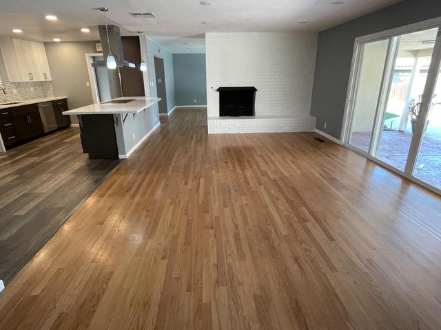 6181 S Land Park Dr, Sacramento, CA 95831