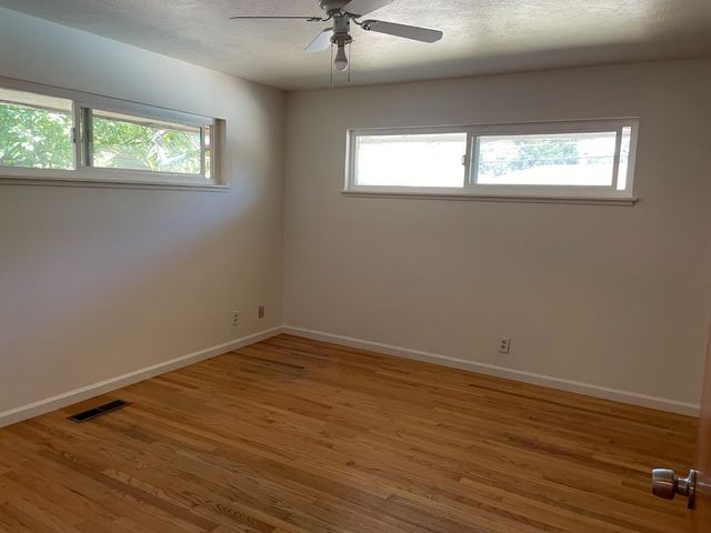 6181 S Land Park Dr, Sacramento, CA 95831