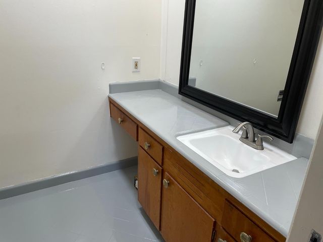 6181 S Land Park Dr, Sacramento, CA 95831